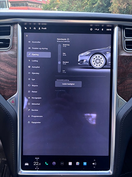 Tesla Model S 22 of 30