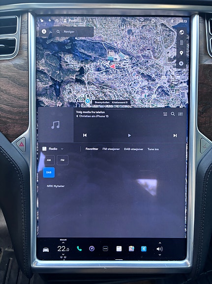 Tesla Model S 19 of 30