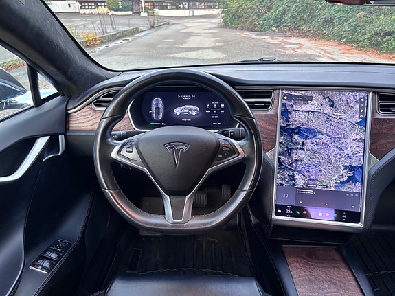 Tesla Model S 13 of 30