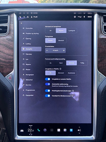 Tesla Model S 21 of 30
