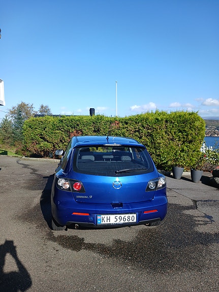 Mazda 3 4 of 7