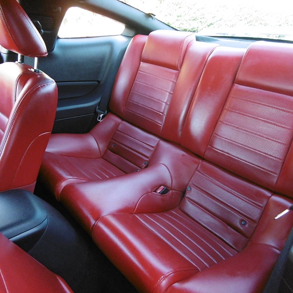 Ford Mustang 14 of 29