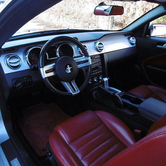 Ford Mustang 12 of 29
