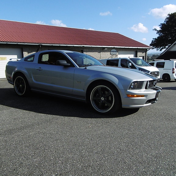 Ford Mustang 7 of 29