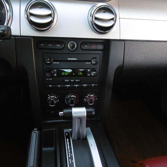 Ford Mustang 16 of 29
