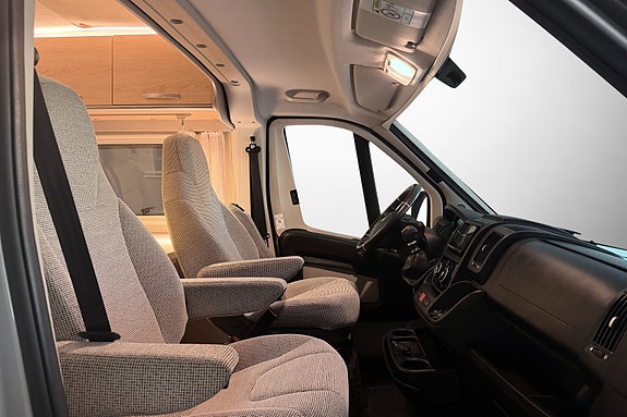 Hymer Hymer Free 600 FREE 600 Løftetak-4 sovepl. | Under 6 m | 150 hk | 28 of 30
