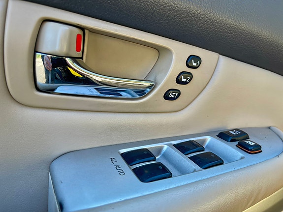 Lexus RX400h 20 of 30
