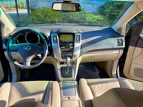 Lexus RX400h 17 of 30