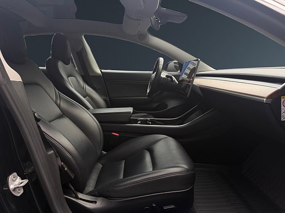 Tesla Model 3 14 of 22
