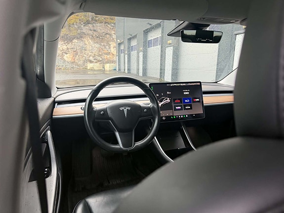Tesla Model 3 11 of 22