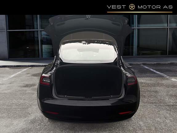 Tesla Model 3 7 of 22
