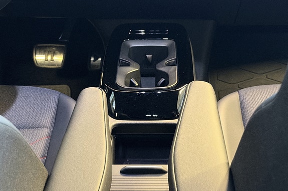 Volkswagen ID.4 GTX 17 of 19