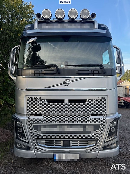 Volvo FH16 750 6x4 Kombibil 4 of 26