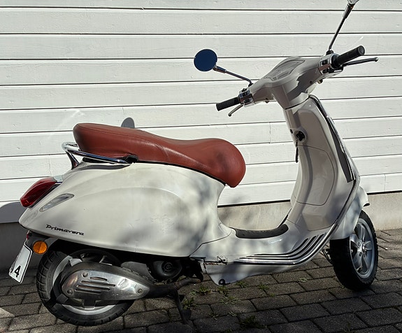 Vespa Primavera 50 4 of 18