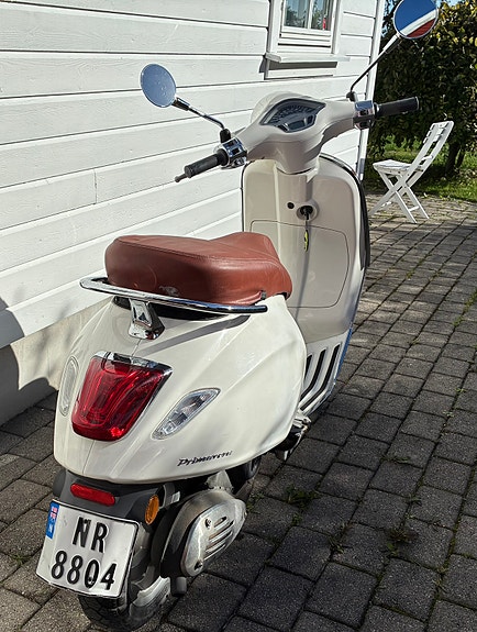 Vespa Primavera 50 3 of 18