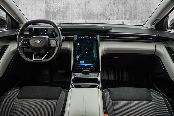 Ford Explorer 18 of 24