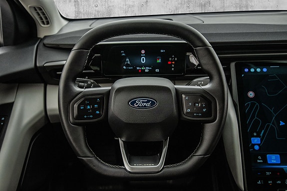 Ford Explorer 19 of 24