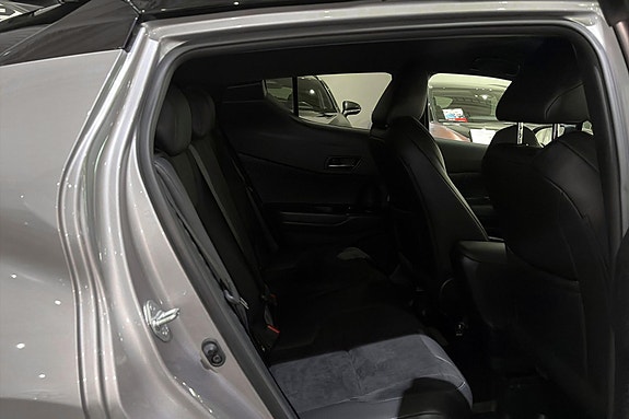 Toyota C-HR 17 of 24