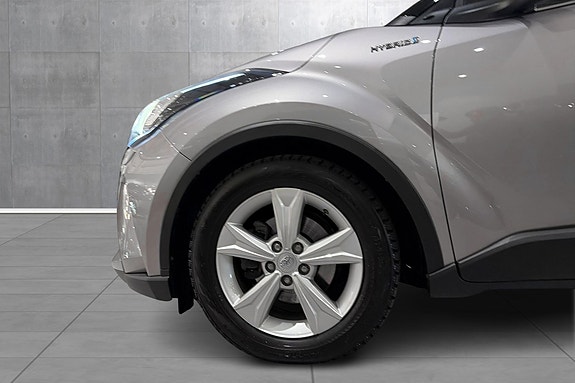 Toyota C-HR 19 of 24