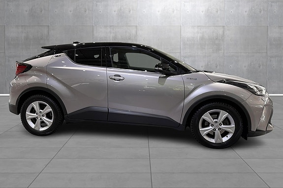 Toyota C-HR 6 of 24
