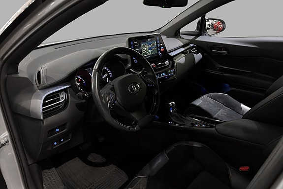 Toyota C-HR 10 of 24