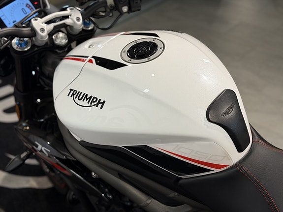 Triumph Speed Triple 1050 RS // 8 of 29