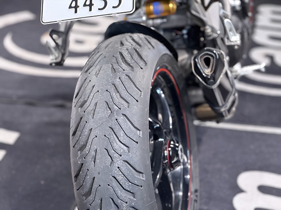 Triumph Speed Triple 1050 RS // 20 of 29