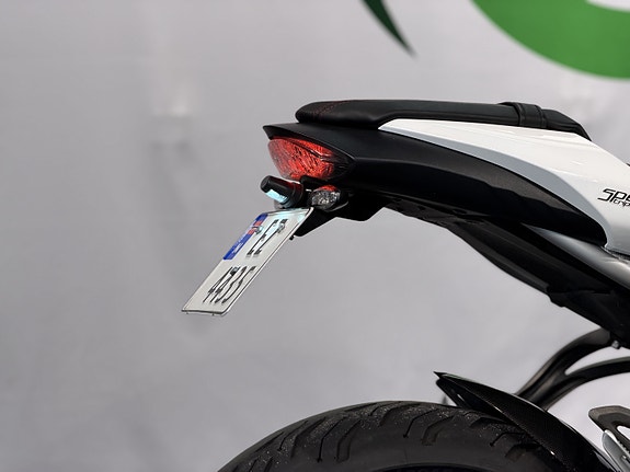 Triumph Speed Triple 1050 RS // 7 of 29