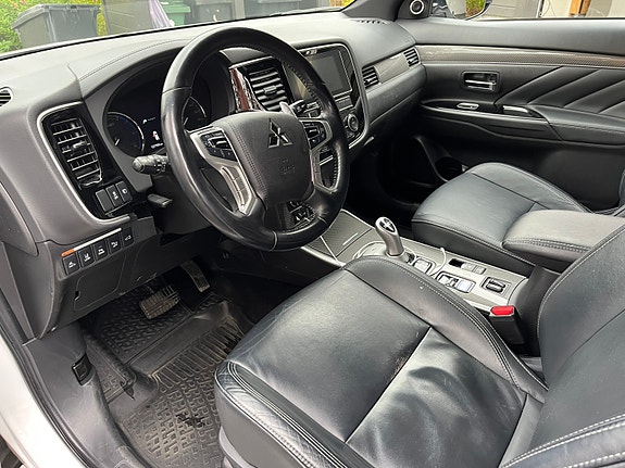 Mitsubishi Outlander 12 of 23