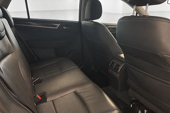 Subaru Outback 8 of 17