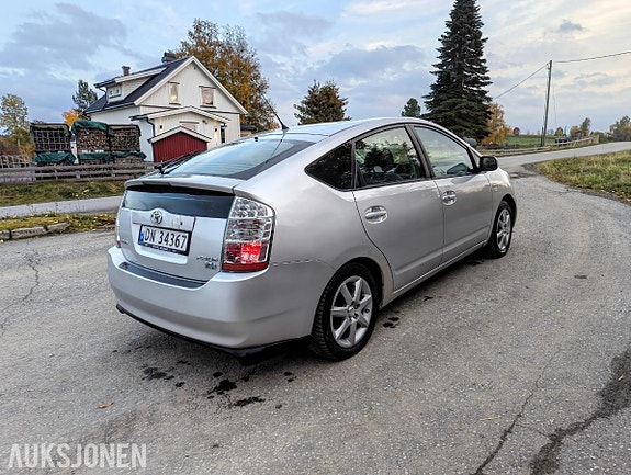 Toyota Prius 5 of 14