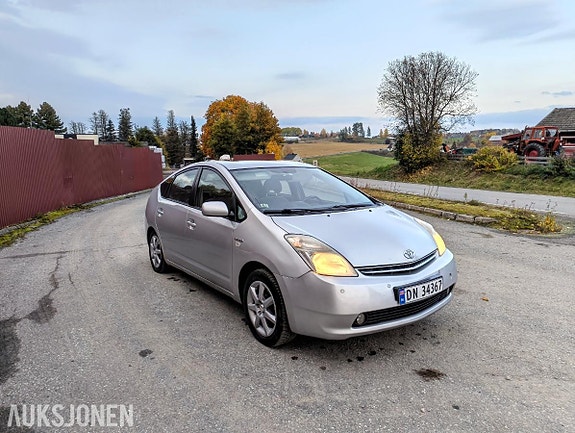 Toyota Prius 3 of 14