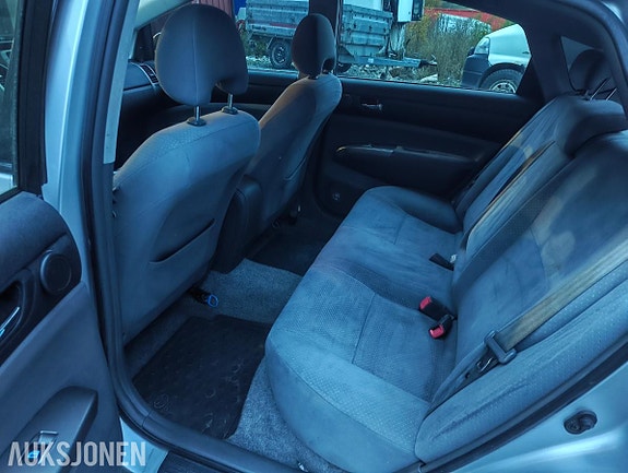 Toyota Prius 13 of 14