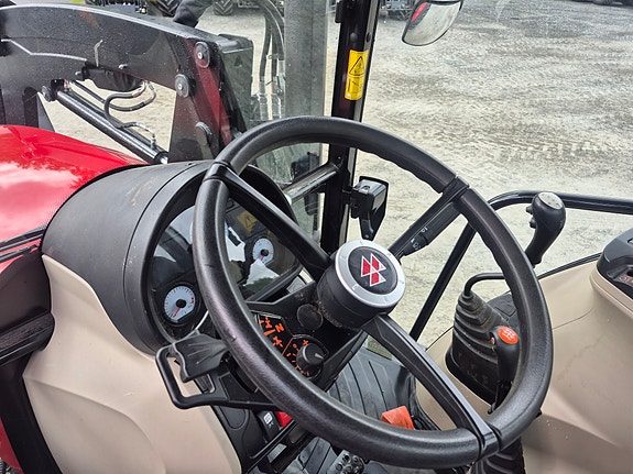 Massey Ferguson 4708 M Dyna 2 9 of 12