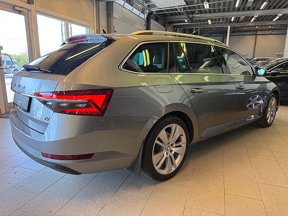 Skoda Superb 9 of 30