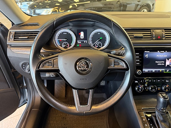 Skoda Superb 24 of 30