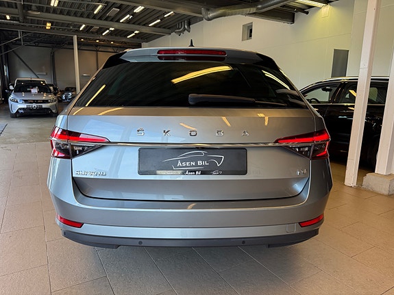 Skoda Superb 7 of 30
