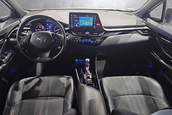Toyota C-HR 15 of 24