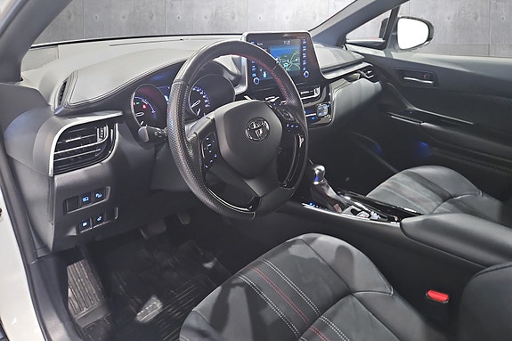 Toyota C-HR 10 of 24