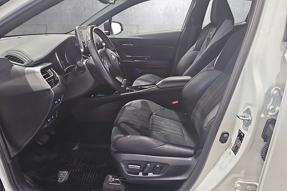 Toyota C-HR 9 of 24