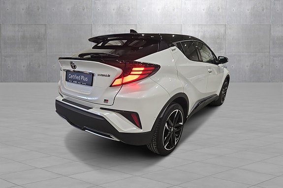 Toyota C-HR 5 of 24