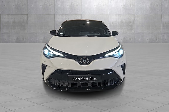Toyota C-HR 8 of 24