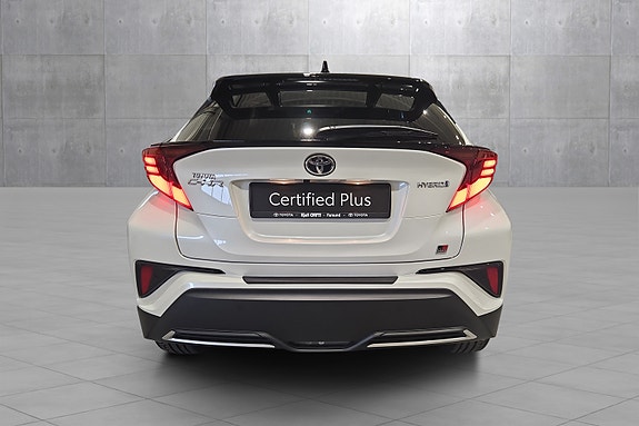 Toyota C-HR 4 of 24