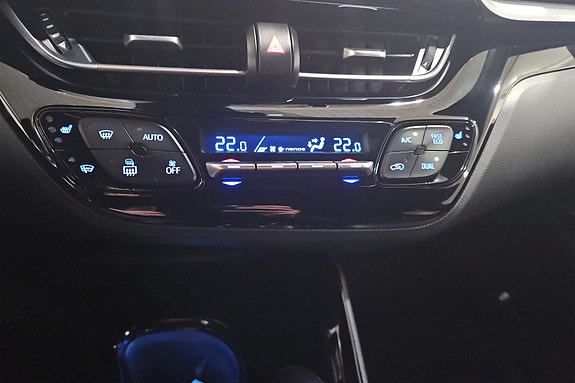 Toyota C-HR 19 of 24