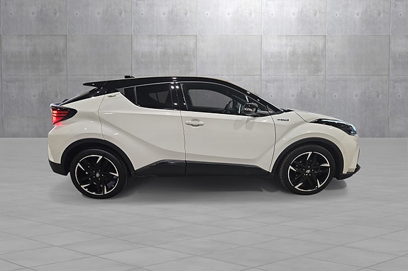 Toyota C-HR 6 of 24