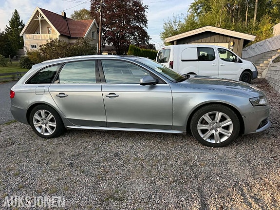 Audi A4 2 of 27