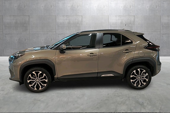 Toyota Yaris Cross 2 of 21