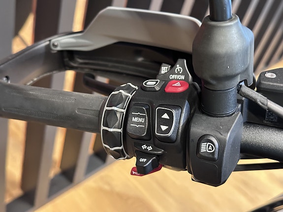 BMW R 1300 GS "Fullutstyrt" med koffertsett 7 of 8