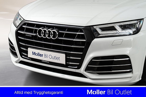 Audi Q5 2 of 19
