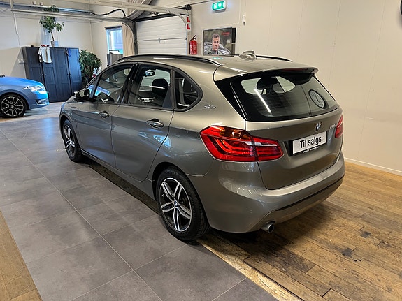 BMW 225xe 5 of 30